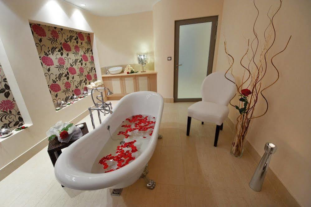 Aquarius-Aqua Apartment Kolobrzeg Bagian luar foto